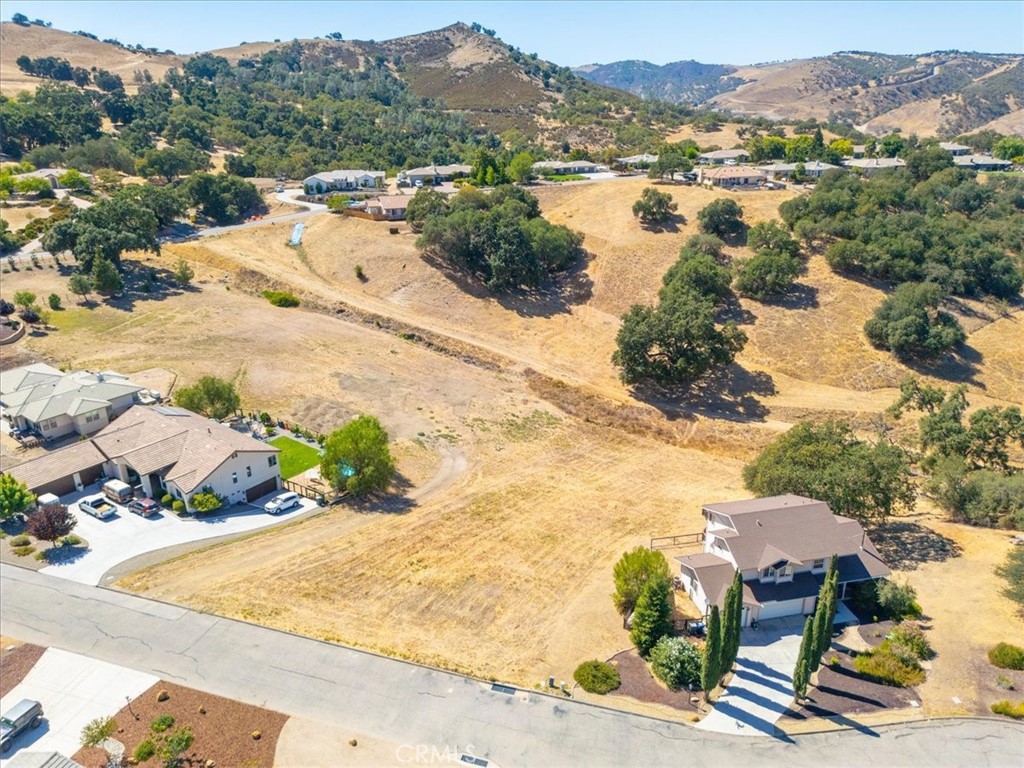 9850 Bluegill Dr, Paso Robles, CA 93446