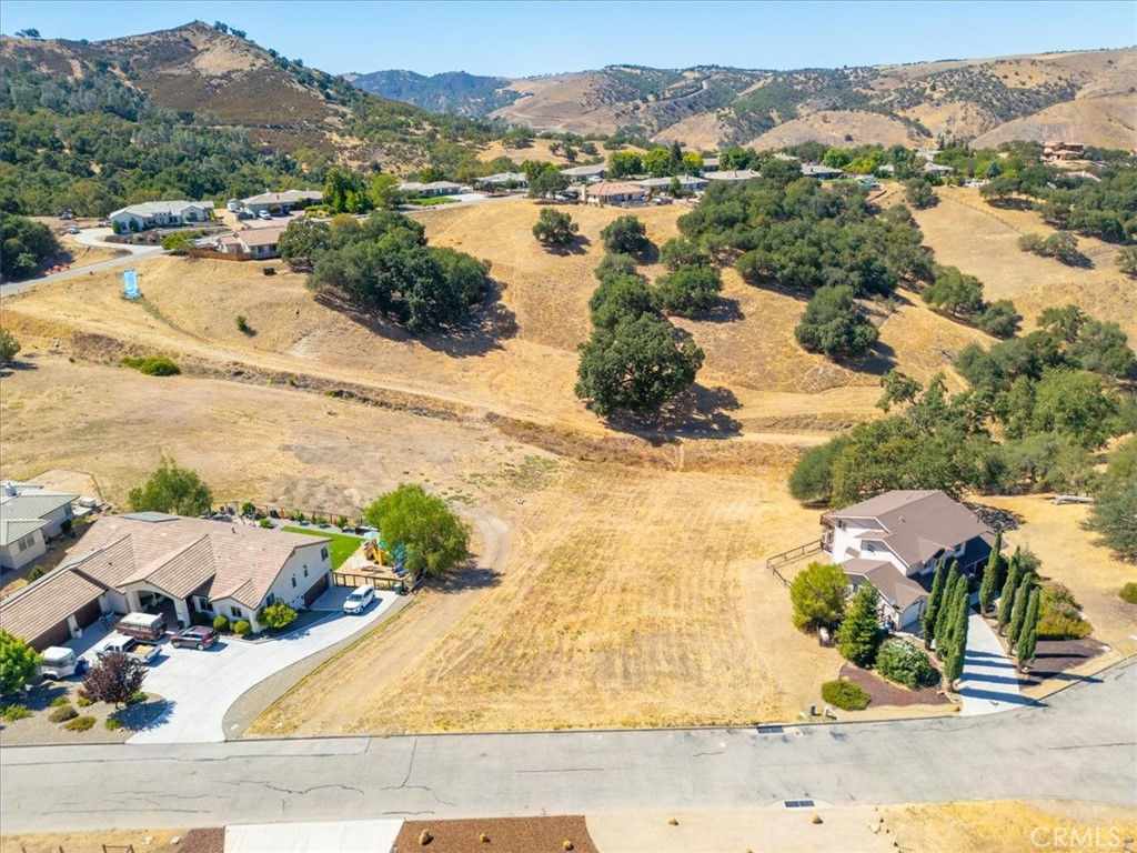 9850 Bluegill Dr, Paso Robles, CA 93446