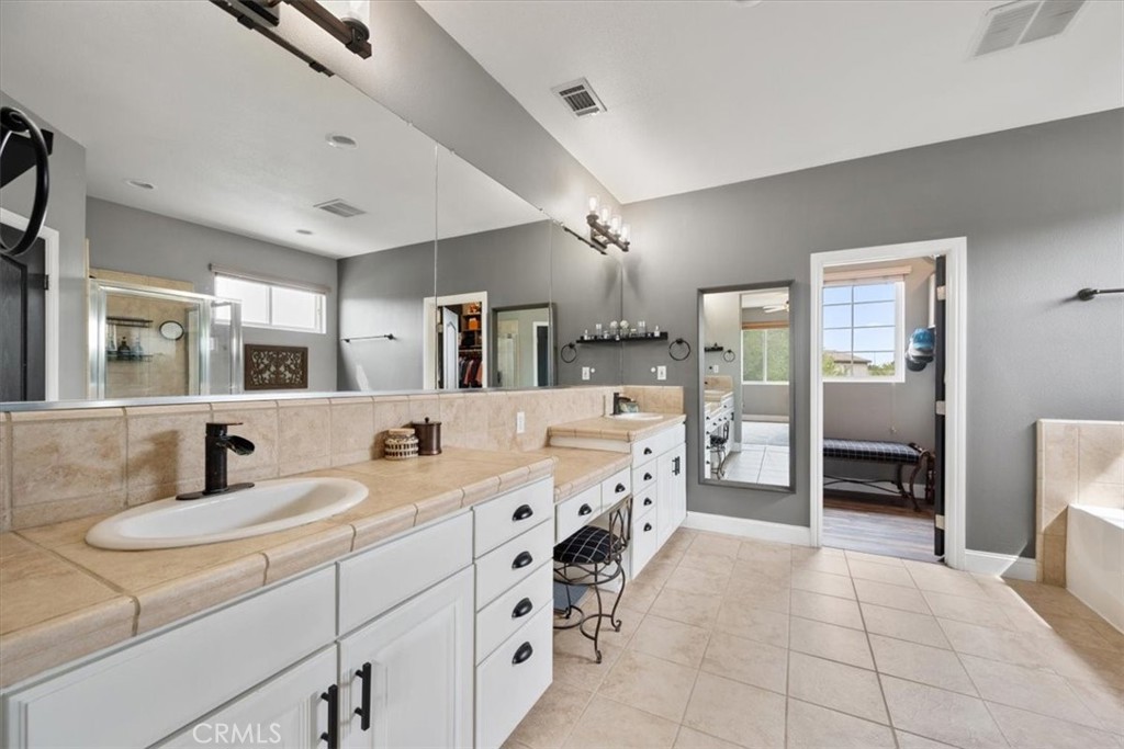 749 Jersey Ct, Paso Robles, CA 93446