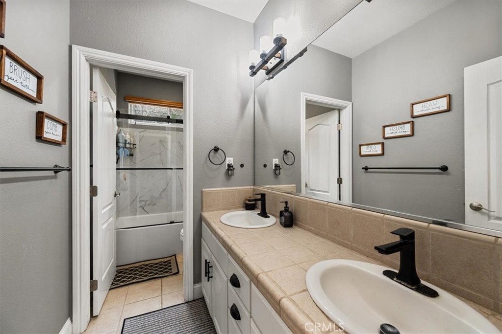 749 Jersey Ct, Paso Robles, CA 93446