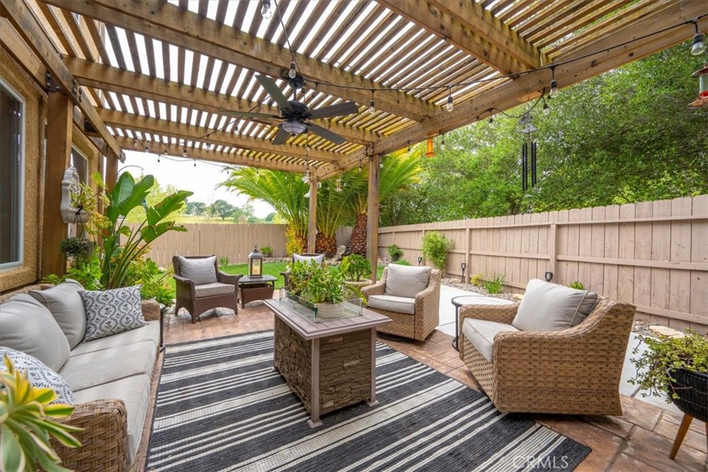 749 Jersey Ct, Paso Robles, CA 93446