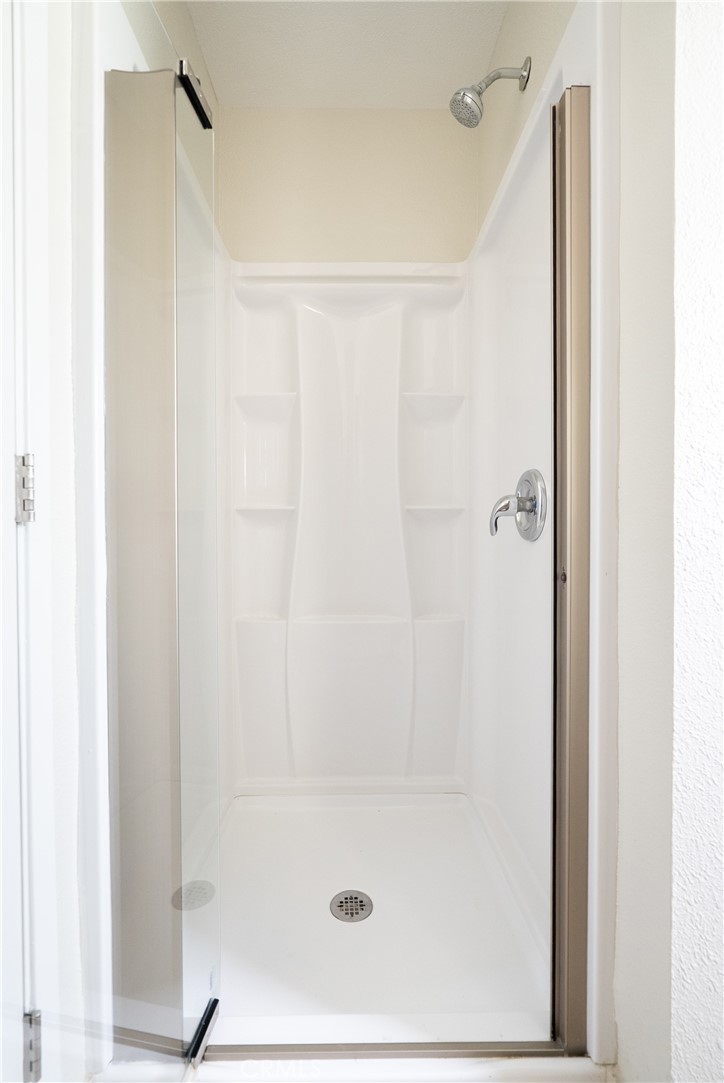 18 Flag Way, Paso Robles, CA 93446