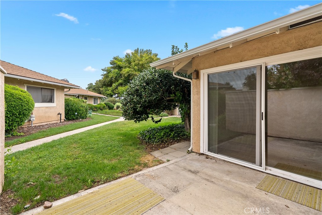 18 Flag Way, Paso Robles, CA 93446