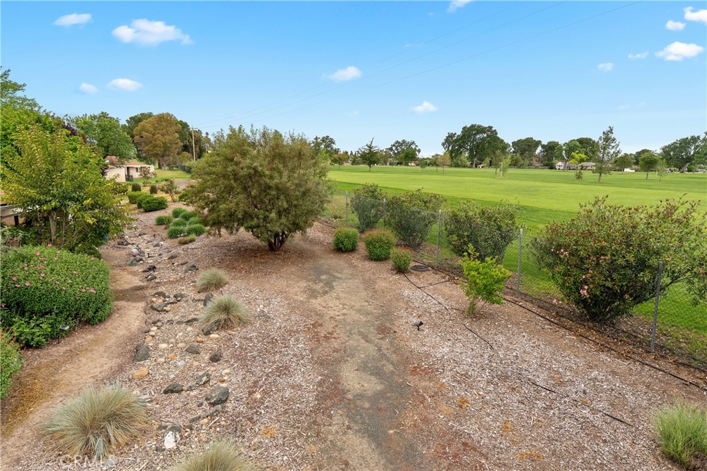18 Flag Way, Paso Robles, CA 93446