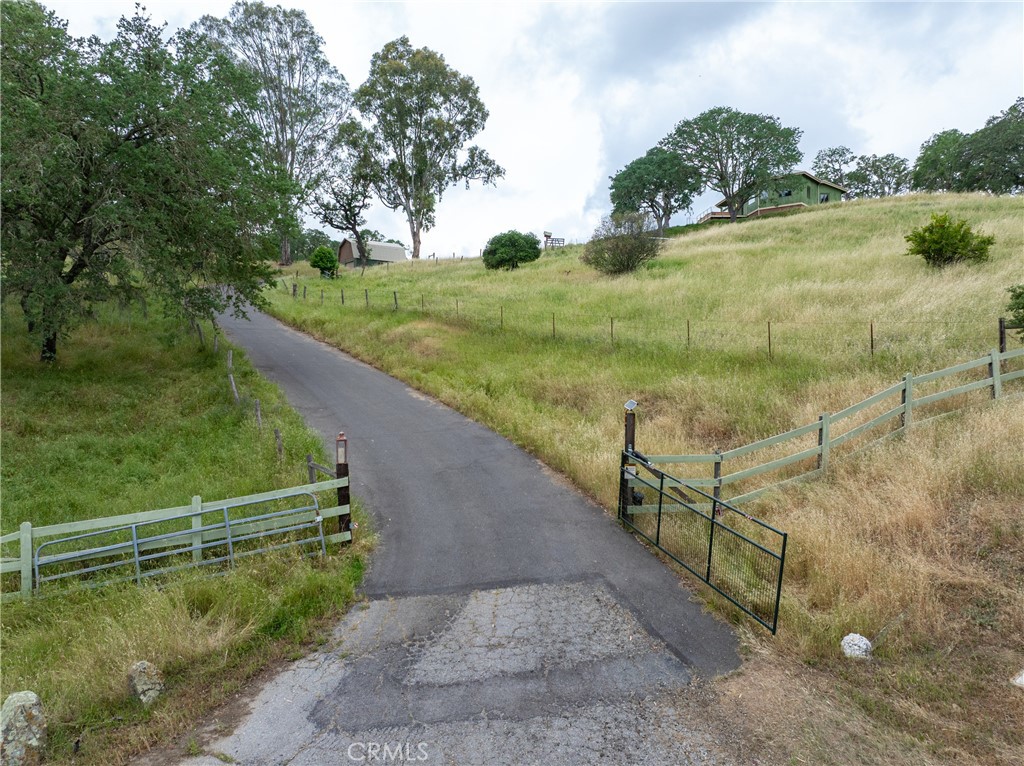 8140 Castenada Ln, Atascadero, CA 93422