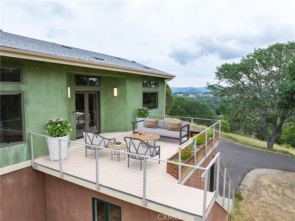 8140 Castenada Ln, Atascadero, CA 93422