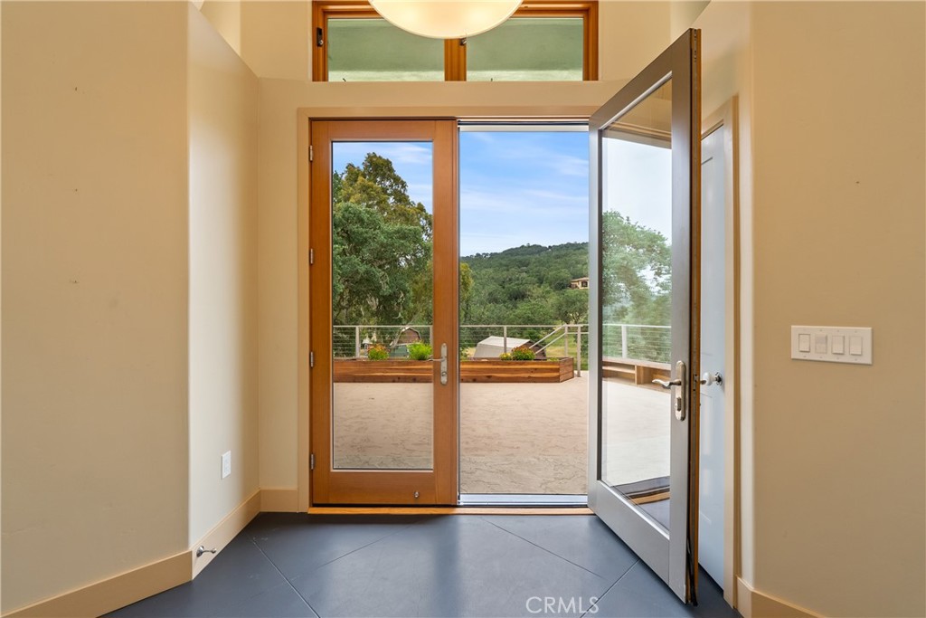 8140 Castenada Ln, Atascadero, CA 93422