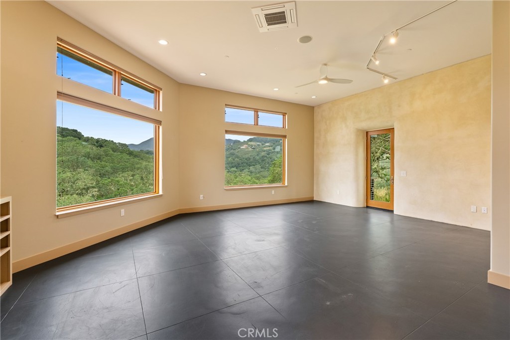 8140 Castenada Ln, Atascadero, CA 93422