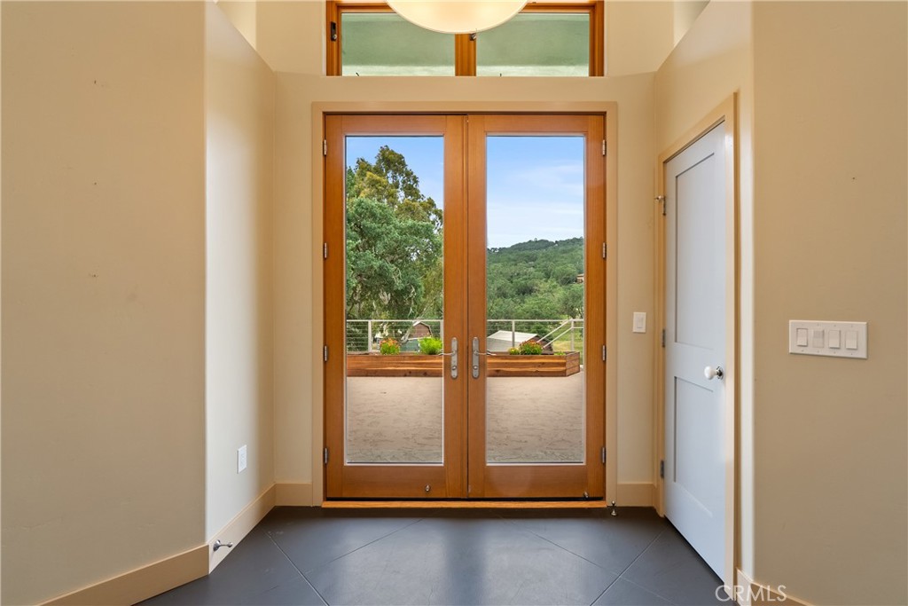 8140 Castenada Ln, Atascadero, CA 93422
