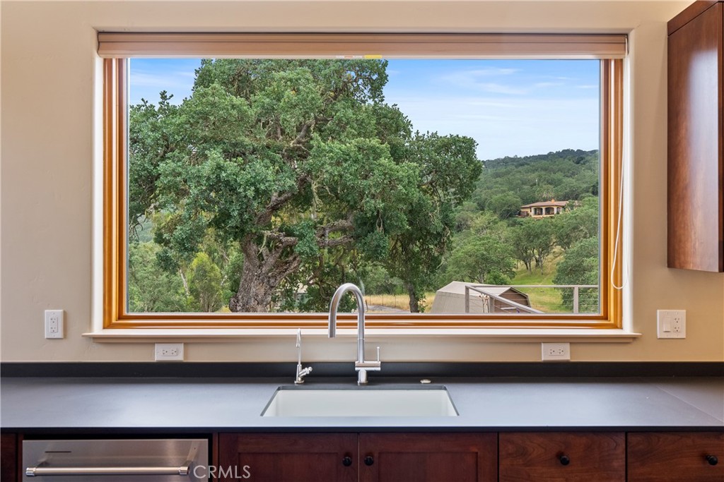 8140 Castenada Ln, Atascadero, CA 93422