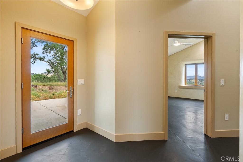 8140 Castenada Ln, Atascadero, CA 93422