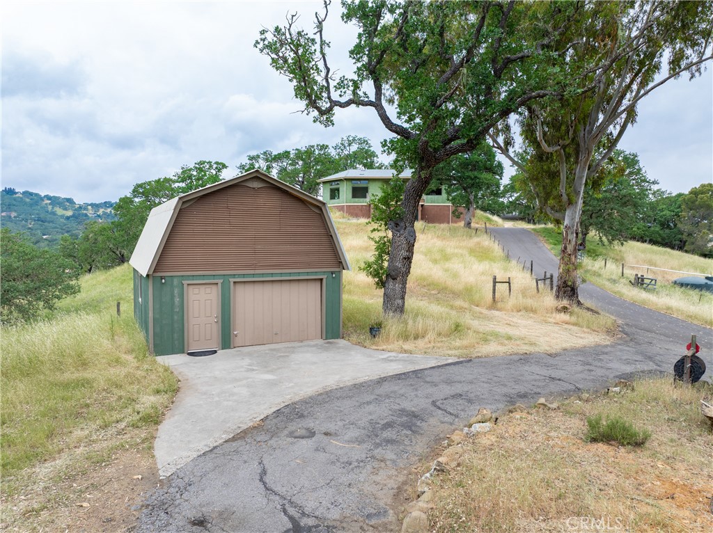 8140 Castenada Ln, Atascadero, CA 93422