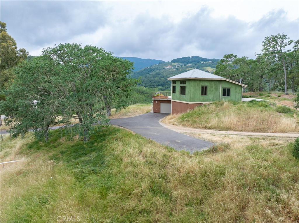 8140 Castenada Ln, Atascadero, CA 93422
