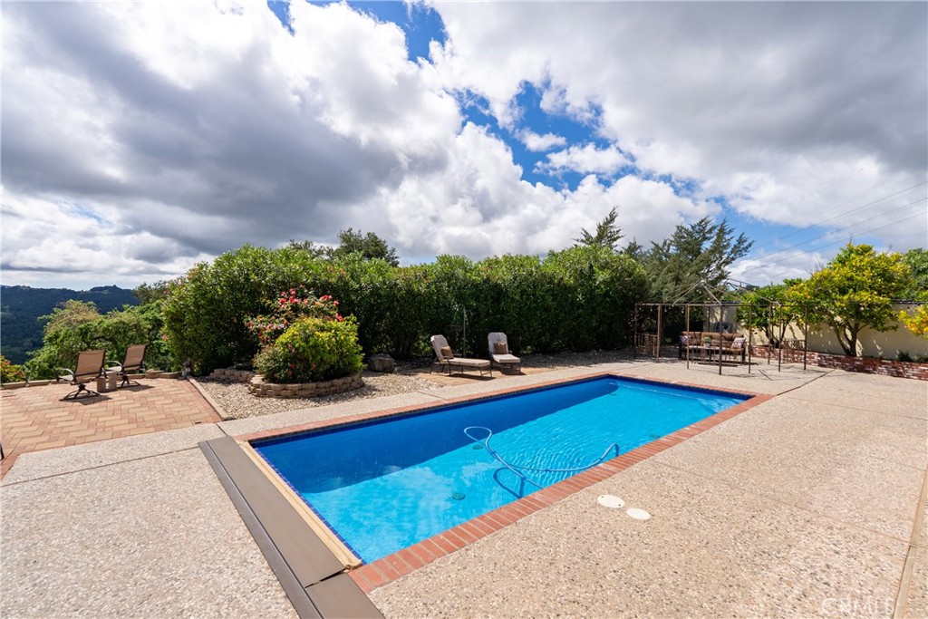 13305 Santa Ana, Atascadero, CA 93422