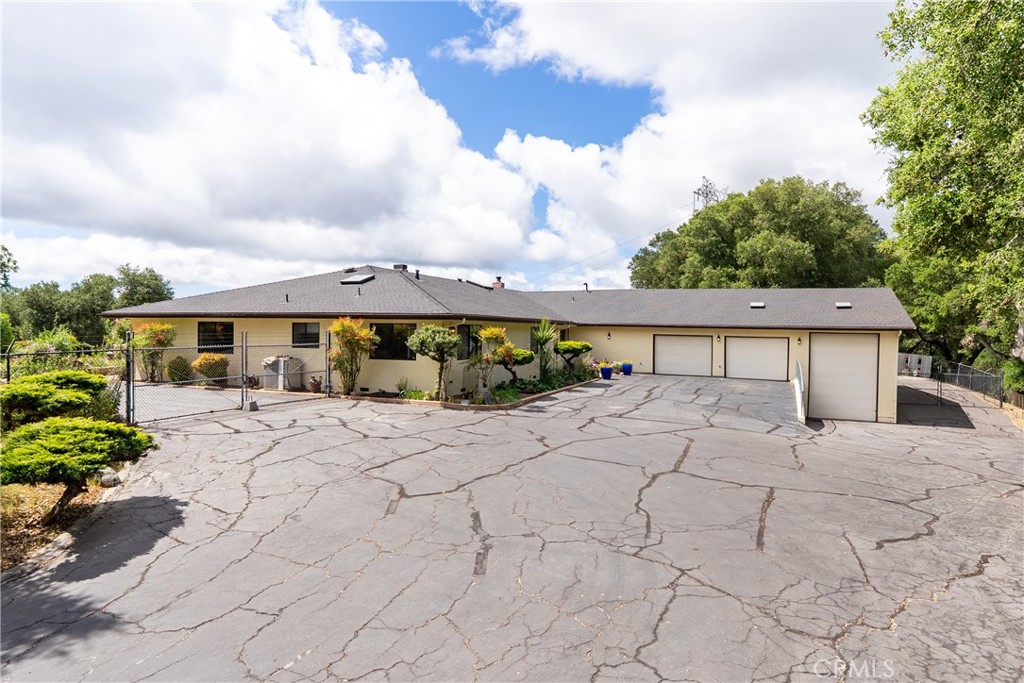 13305 Santa Ana, Atascadero, CA 93422
