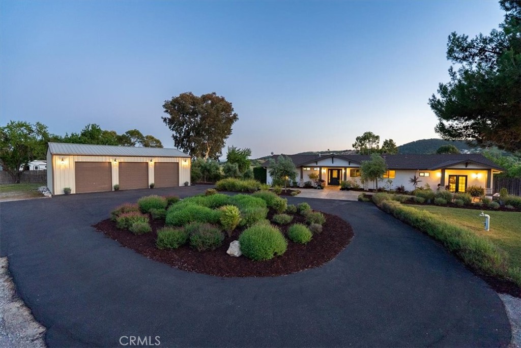 1015 Lost Springs, Paso Robles, CA 93446