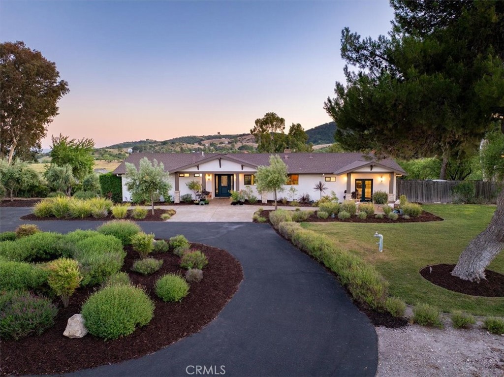 1015 Lost Springs, Paso Robles, CA 93446