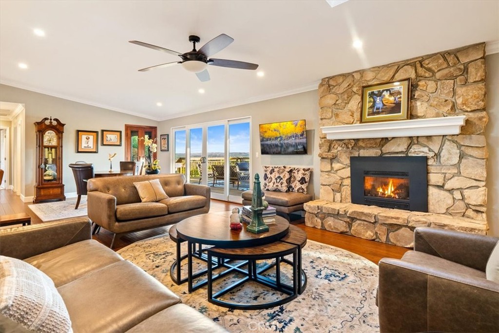 1015 Lost Springs, Paso Robles, CA 93446