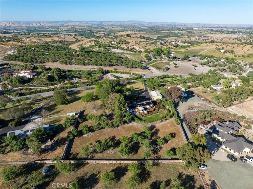 1015 Lost Springs, Paso Robles, CA 93446