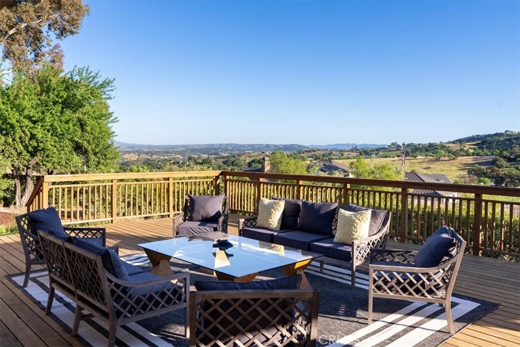 1015 Lost Springs, Paso Robles, CA 93446