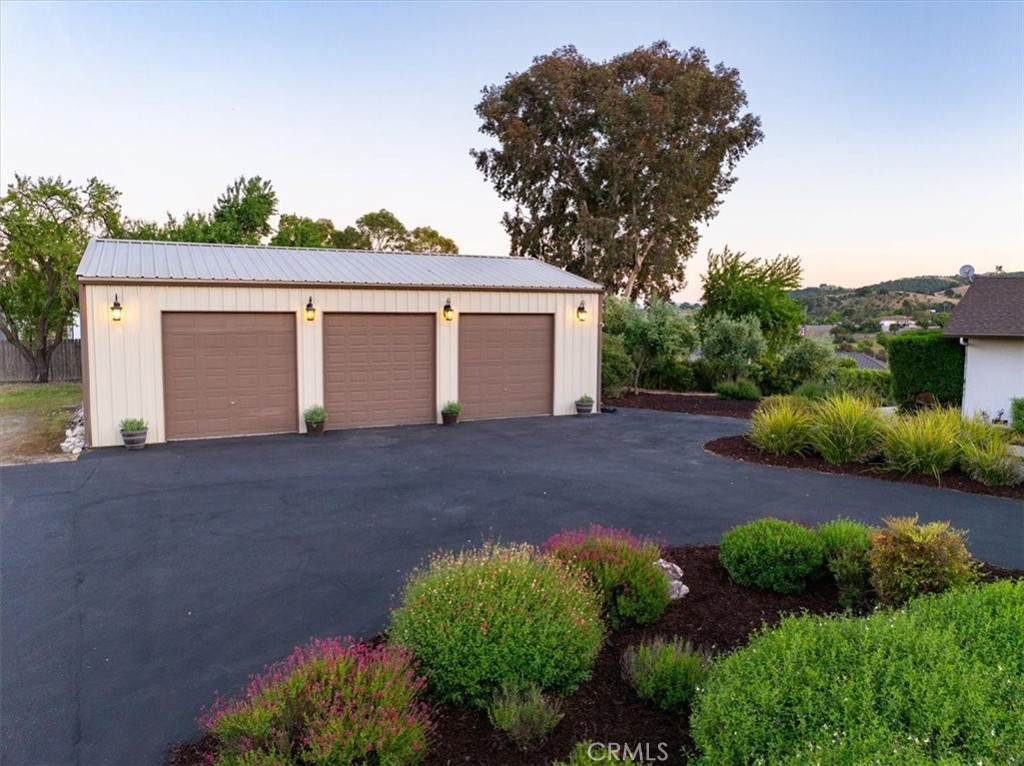 1015 Lost Springs, Paso Robles, CA 93446