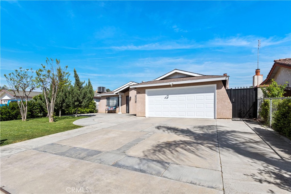 2214 Quincy, Delano, CA 93215