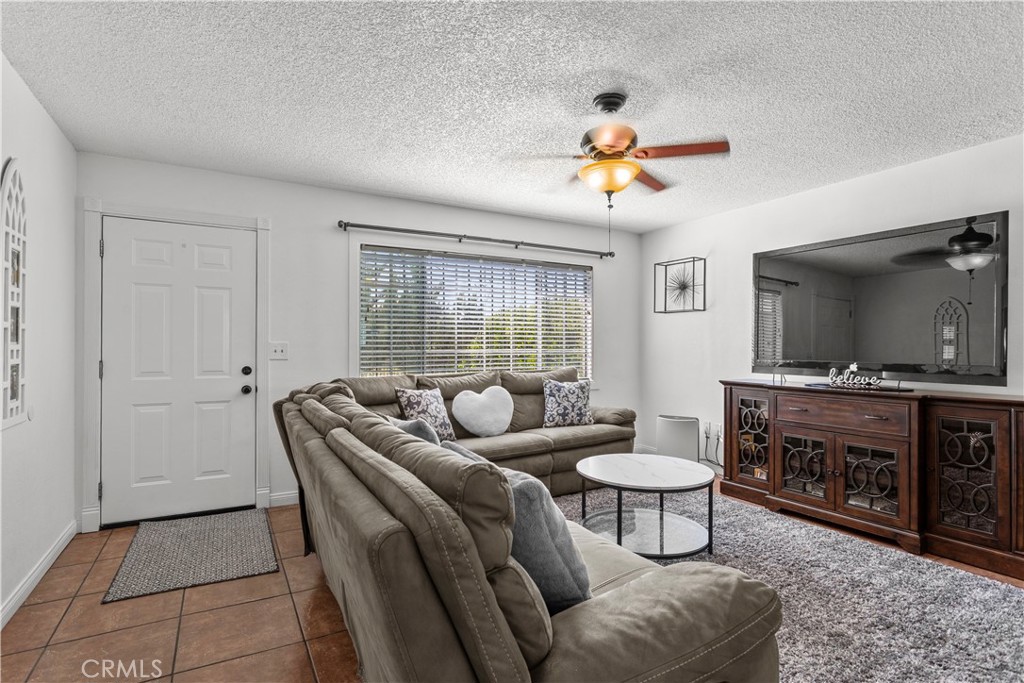 2214 Quincy, Delano, CA 93215