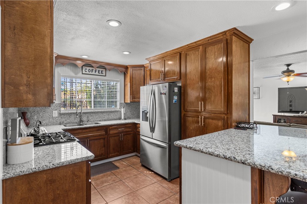 2214 Quincy, Delano, CA 93215