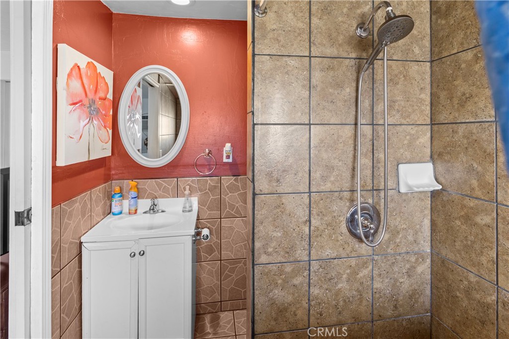 2214 Quincy, Delano, CA 93215