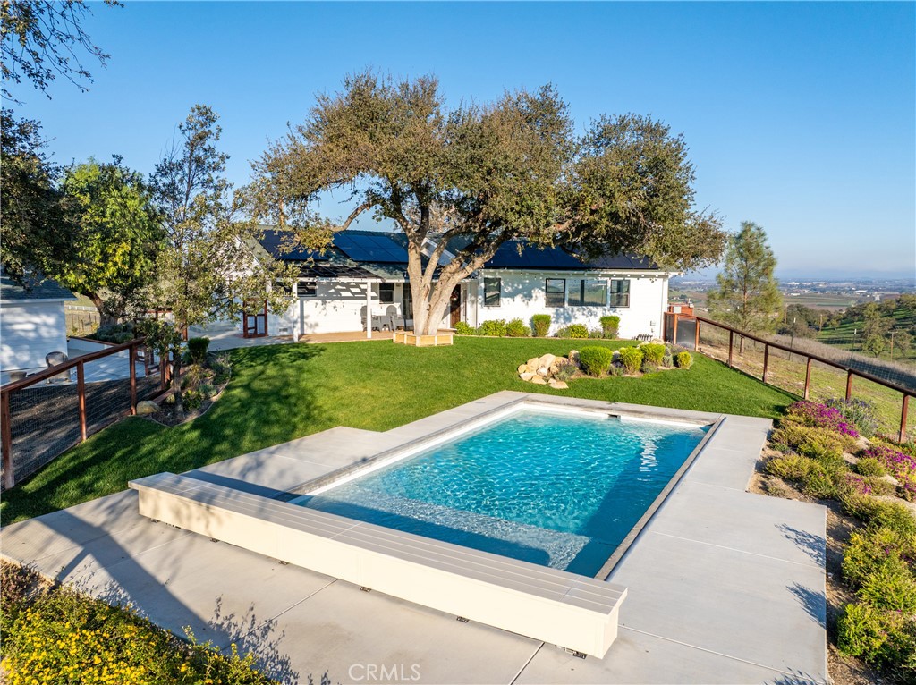550 Villa Lots Rd, Paso Robles, CA 93446