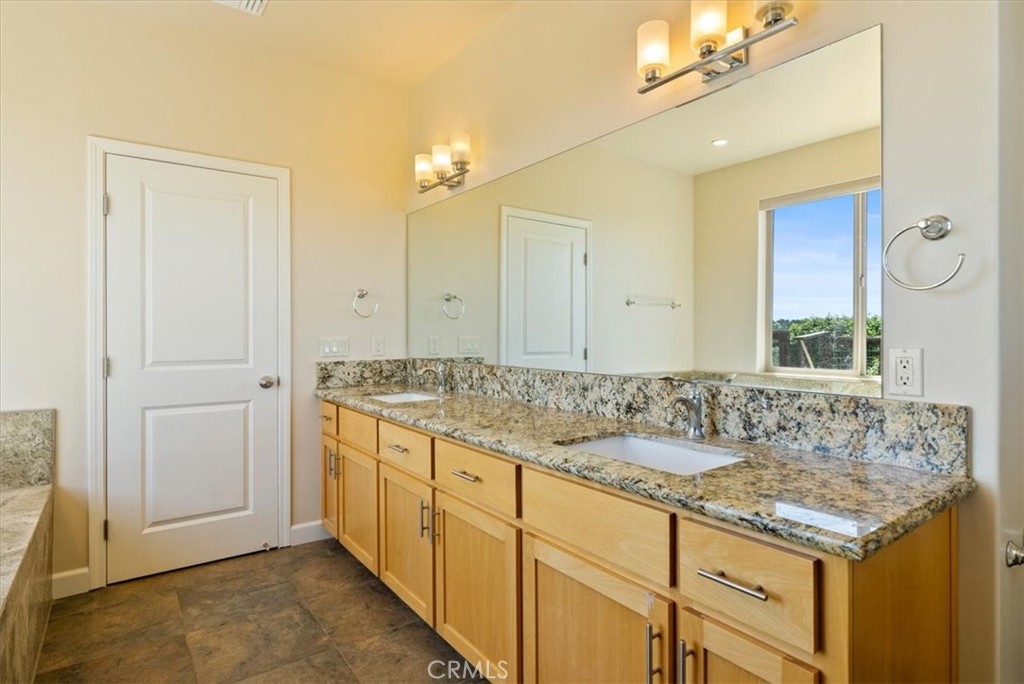 5880 Silverado Pl, Paso Robles, CA 93446