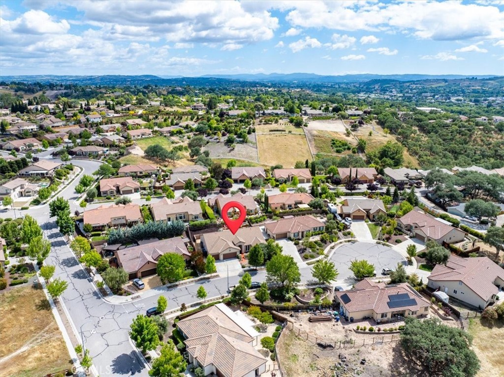 204 Victoria Ct, Paso Robles, CA 93446