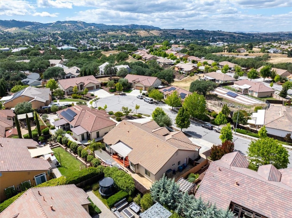 204 Victoria Ct, Paso Robles, CA 93446