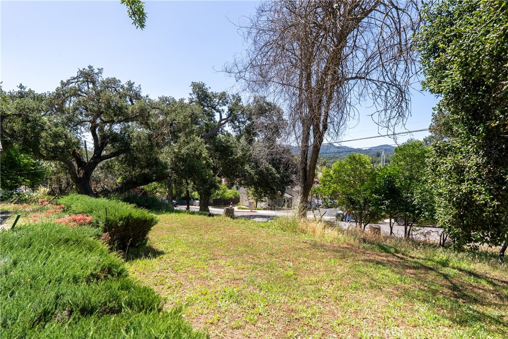 9755 Las Lomas, Atascadero, CA 93422