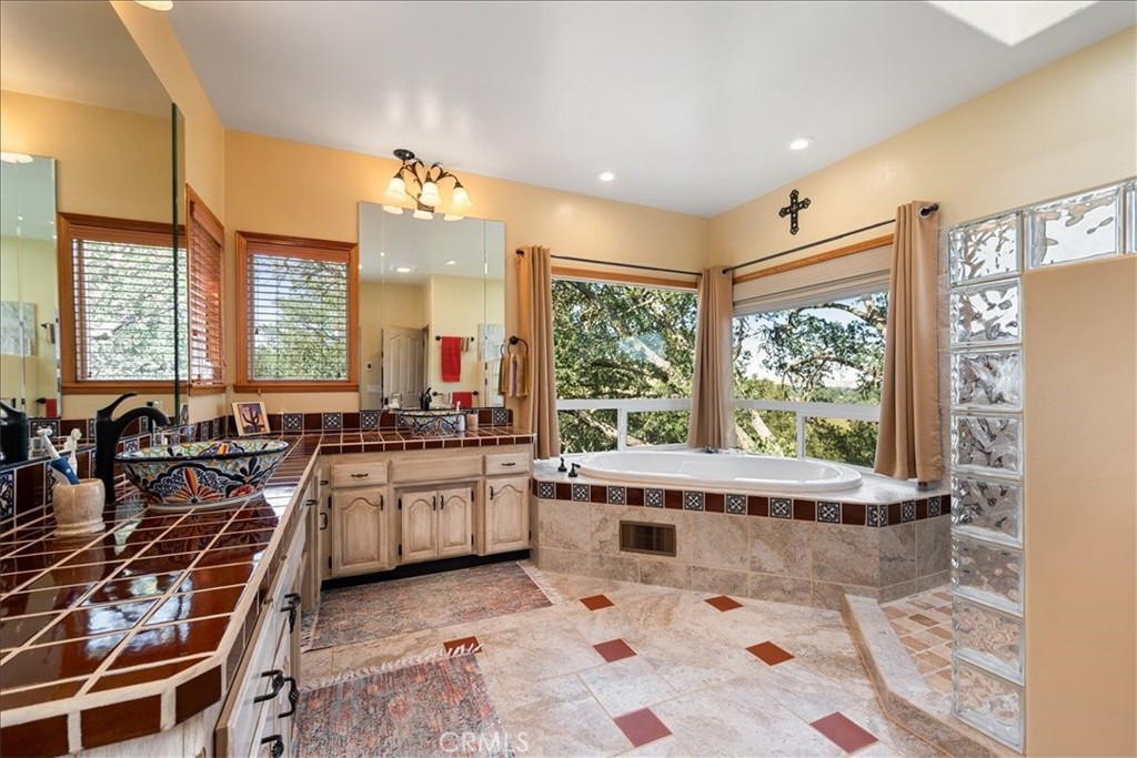 10662 Santa Ana Rd, Atascadero, CA 93422