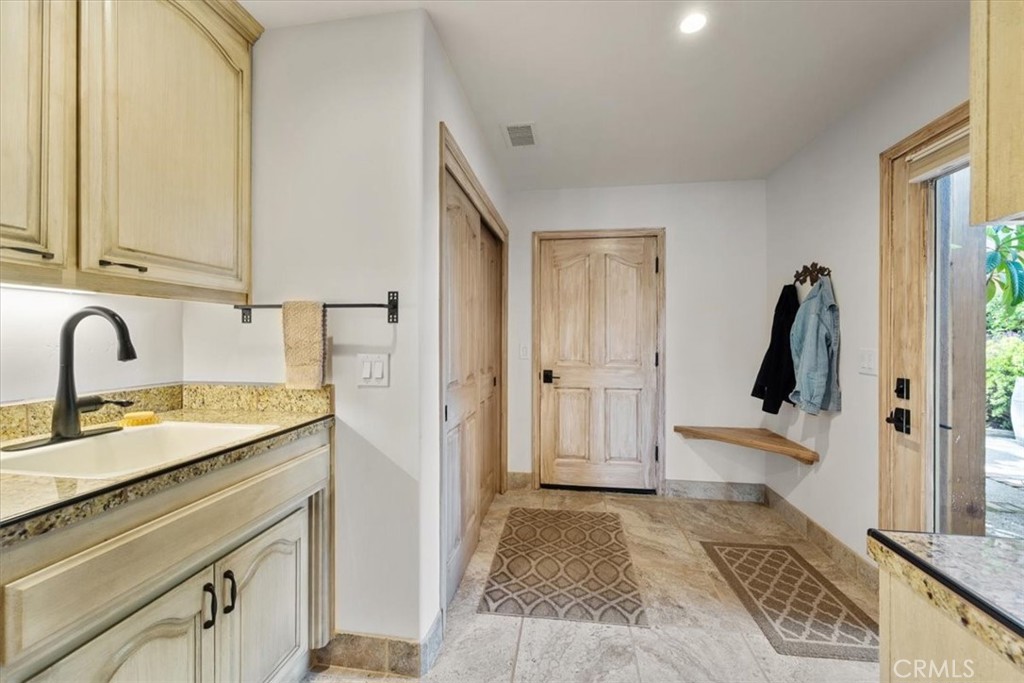 10662 Santa Ana Rd, Atascadero, CA 93422