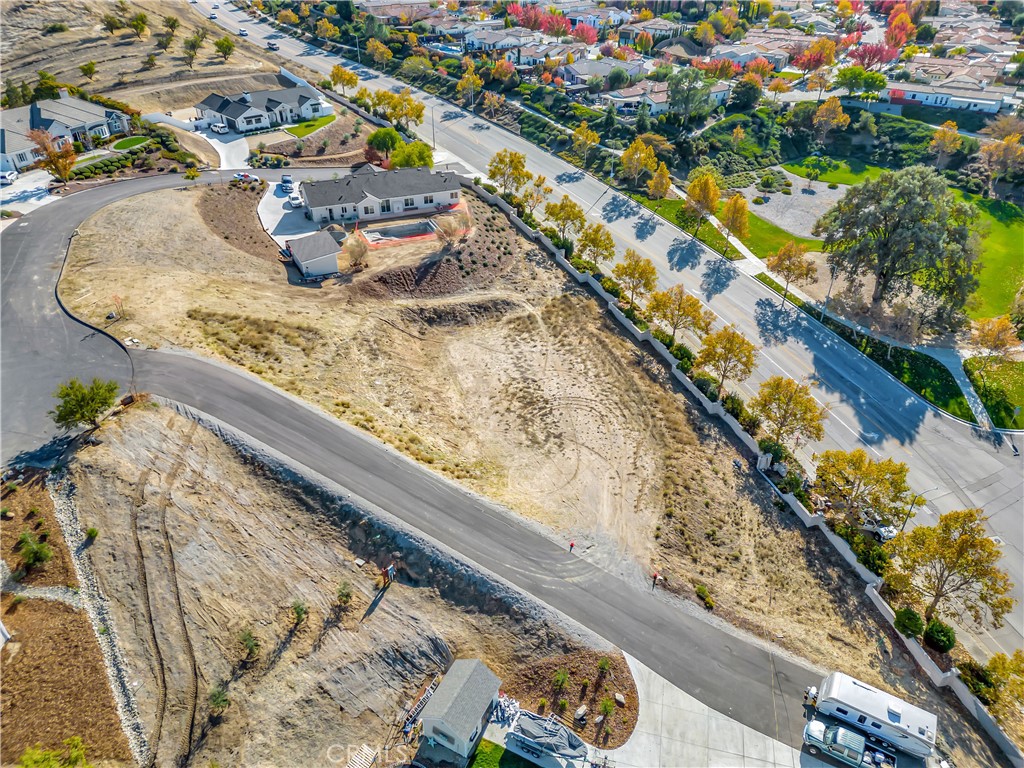 1225 Kapareil, Paso Robles, CA 93446