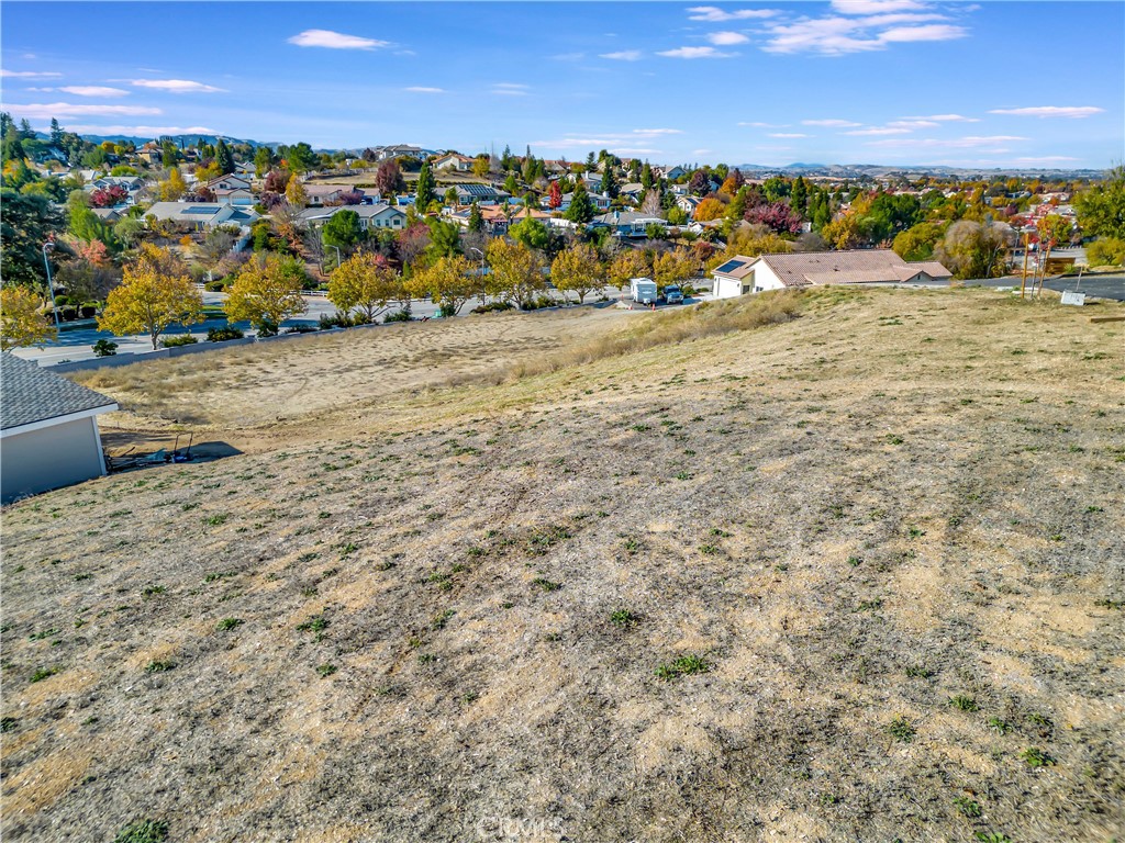 1225 Kapareil, Paso Robles, CA 93446