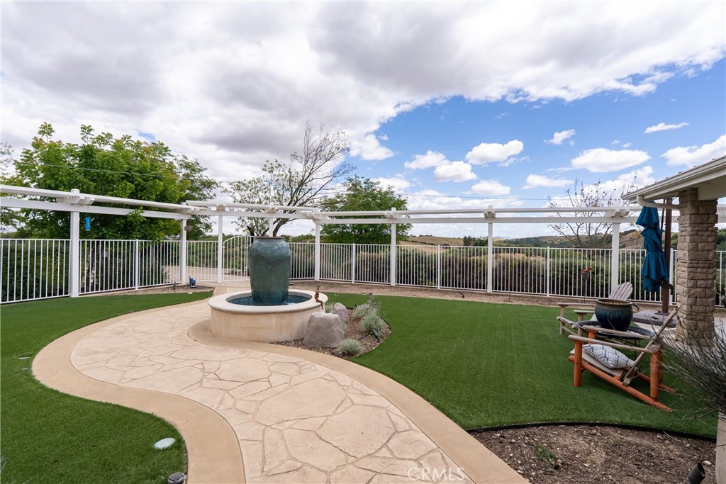 2325 Bella Tierra, Paso Robles, CA 93446