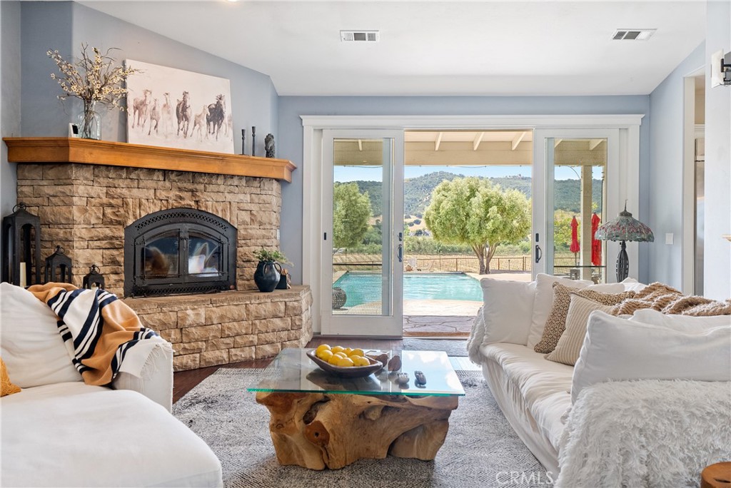 2325 Bella Tierra, Paso Robles, CA 93446