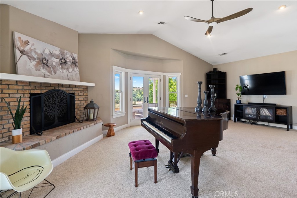 2325 Bella Tierra, Paso Robles, CA 93446