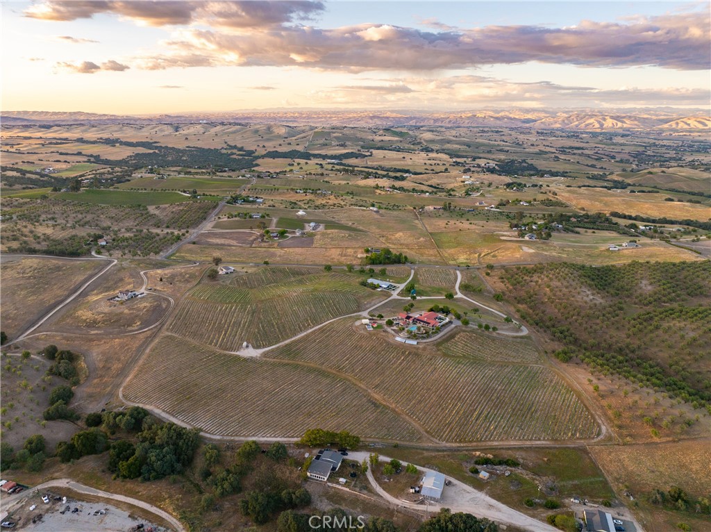 2325 Bella Tierra, Paso Robles, CA 93446