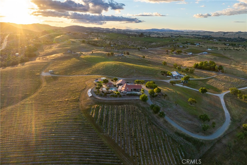 2325 Bella Tierra, Paso Robles, CA 93446