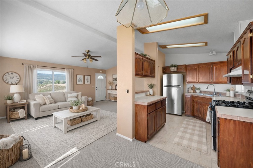 5720 Vista Serrano Way, Paso Robles, CA 93446