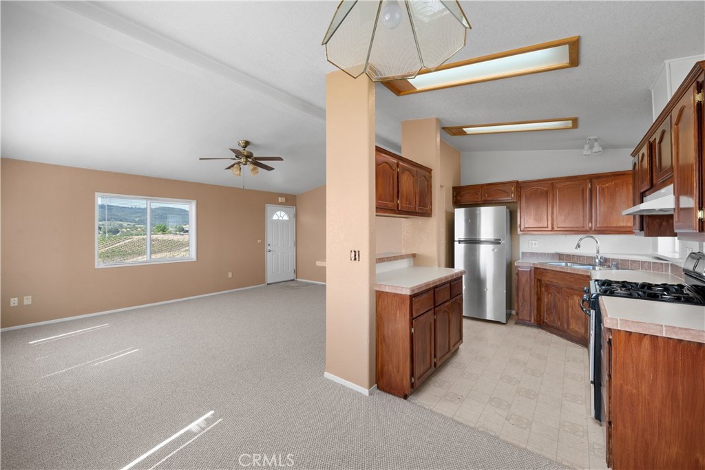 5720 Vista Serrano Way, Paso Robles, CA 93446