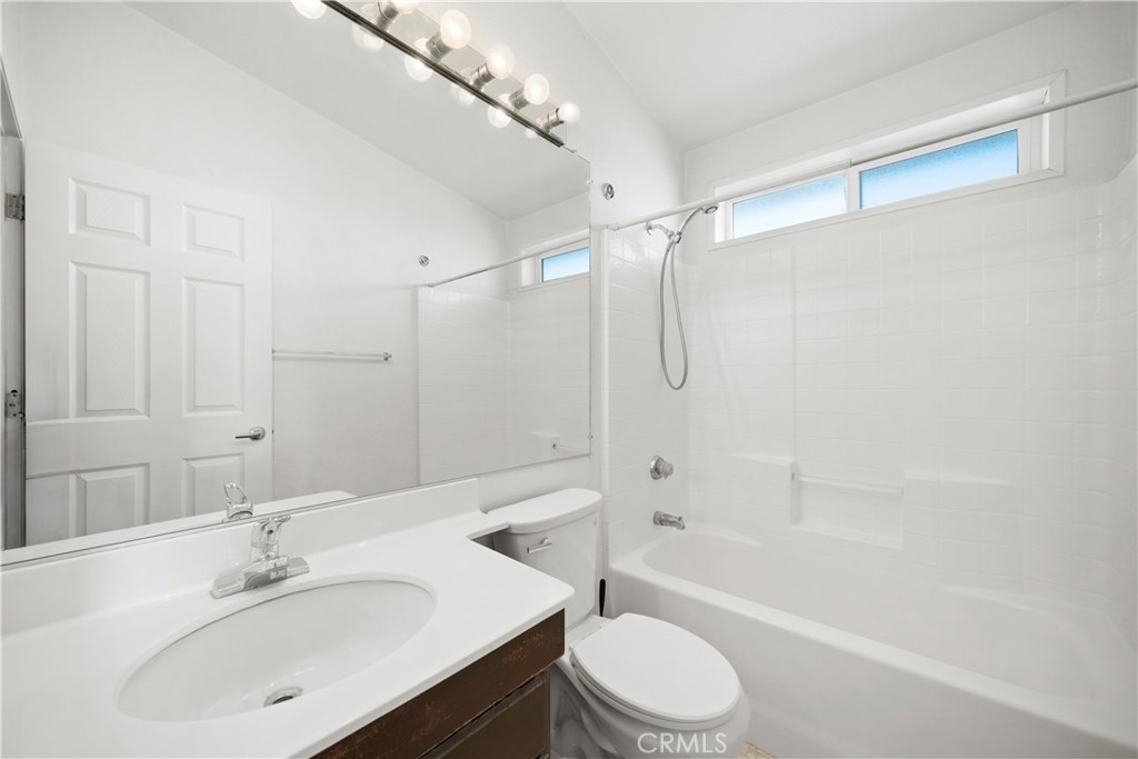 5720 Vista Serrano Way, Paso Robles, CA 93446