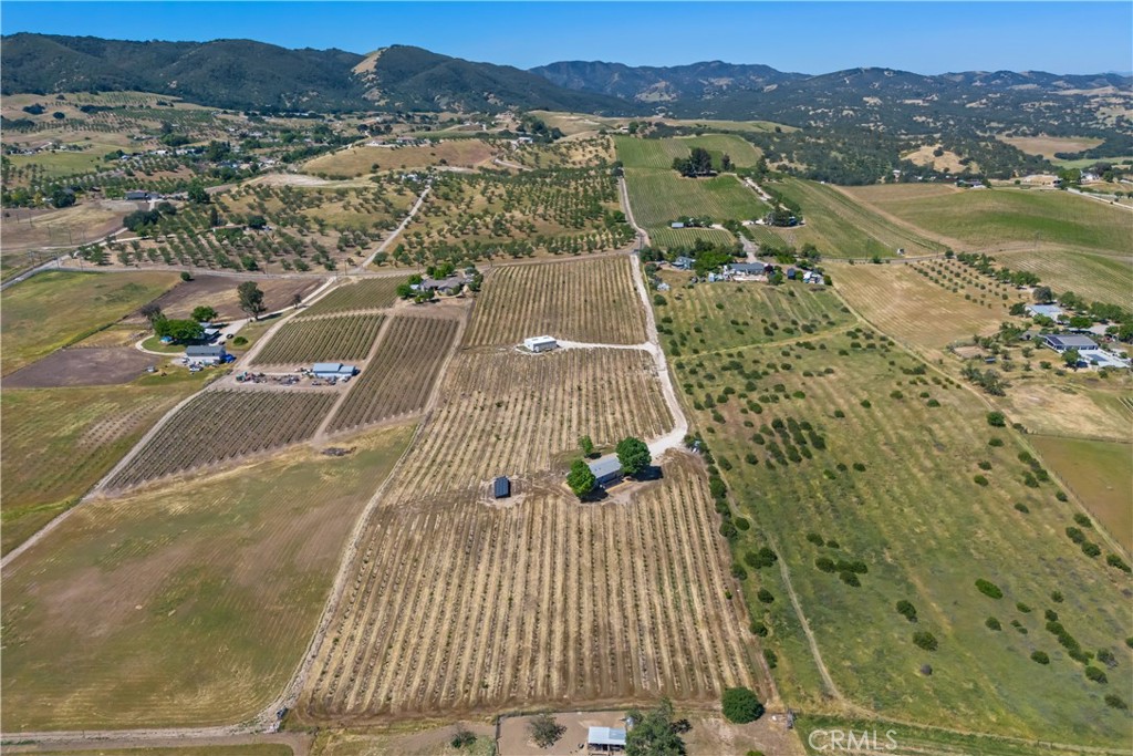 5720 Vista Serrano Way, Paso Robles, CA 93446