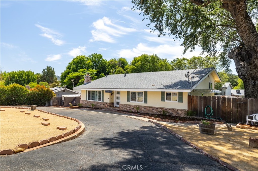 8130 Azucena, Atascadero, CA 93422