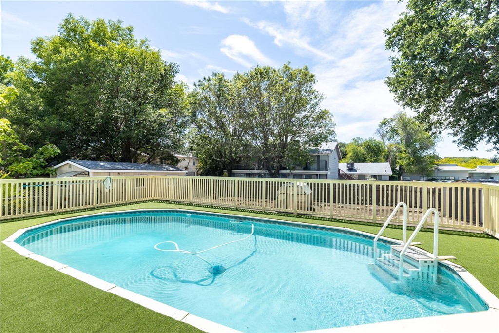 8130 Azucena, Atascadero, CA 93422