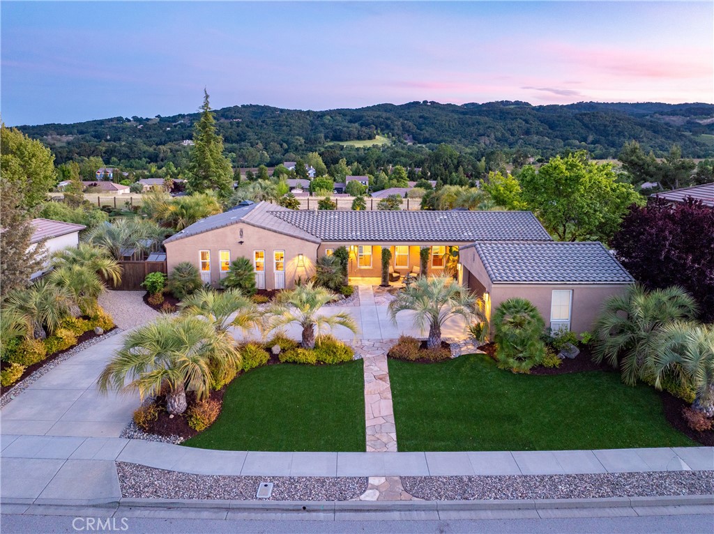 1579 Via Rojas, Templeton, CA 93465